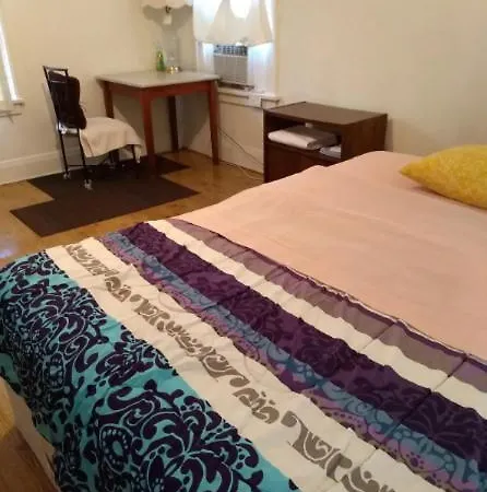 Non-Smokers Only Private Room 5 With Kitchen Best Price For 1 Long-Term Guest